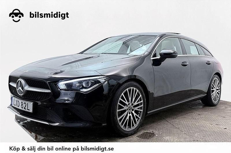 Svart Begagnad 2022 Mercedes CLA220 Sedan | 329 800 kr (Marknadspris) - Bild 1/3