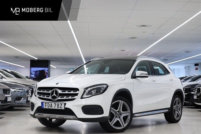 Vit Begagnad 2019 Mercedes GLA250 AMG line SUV | 279 900 kr (Marknadspris) - Bild 1/3