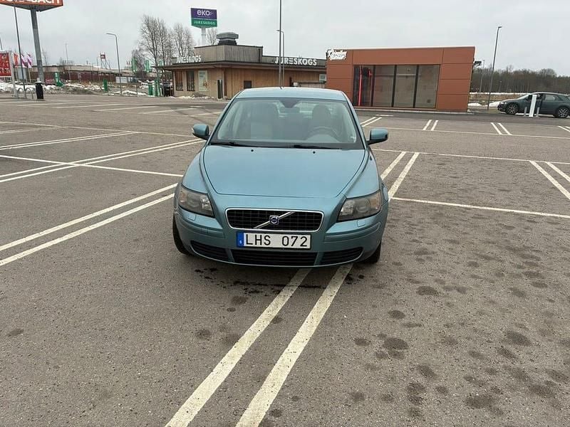 Begagnad 2007 Volvo S40 Sedan | 19 000 kr (Marknadspris) - Bild 1/4