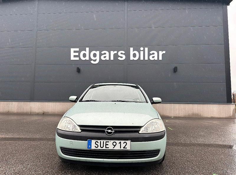 Grön Begagnad 2001 Opel Corsa Halvkombi | 18 900 kr (Marknadspris) - Bild 1/4