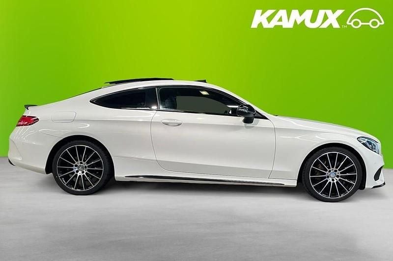 Begagnad Mercedes C300 Sport 245 HK (180 kW) 2015 Vit Sedan