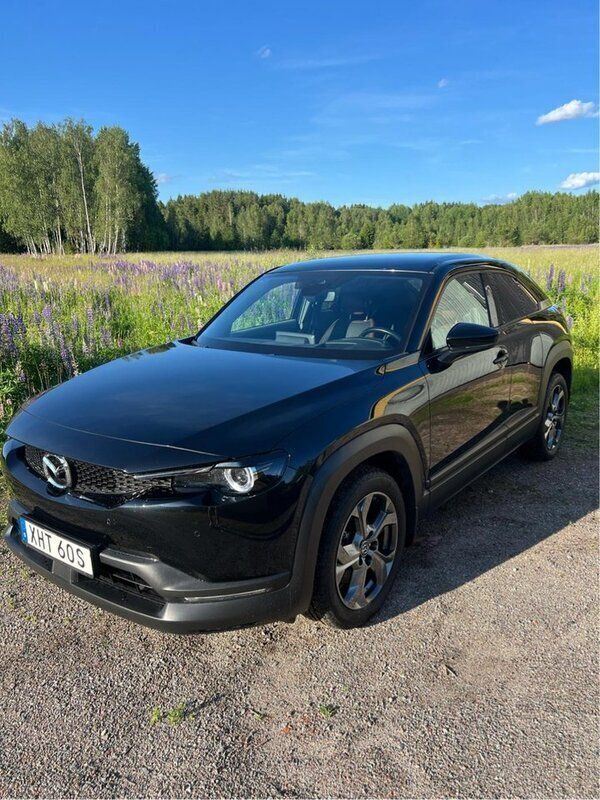 Svart Begagnad 2020 Mazda MX30 SUV | 159 000 kr (Marknadspris) - Bild 1/4