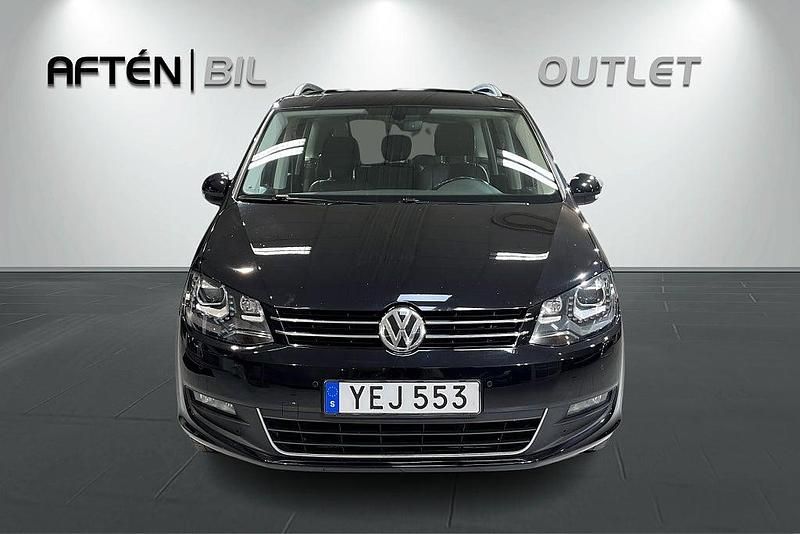 Begagnad VW Sharan 150 HK (110 kW) 2016 Svart Minibuss