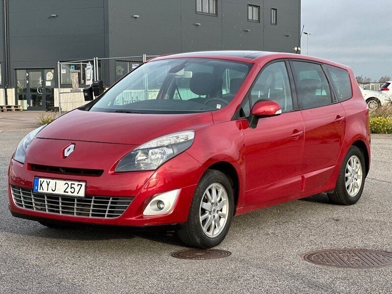 Röd Begagnad 2011 Renault Grand Scénic III Minibuss | 54 900 kr - Bild 1/4