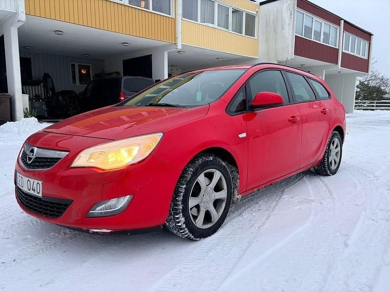 Begagnad Opel Astra 125 HK (91 kW) 2011 Kombi