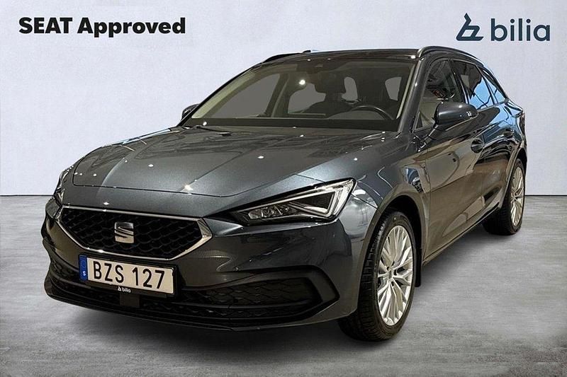 Grå Begagnad 2024 Seat Leon Kombi | 239 900 kr (Marknadspris) - Bild 1/4