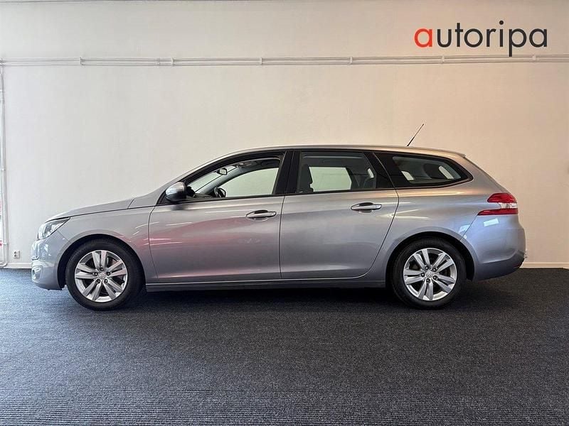 Grå Begagnad 2015 Peugeot 308 Active Kombi | 109 900 kr (Marknadspris) - Bild 1/4