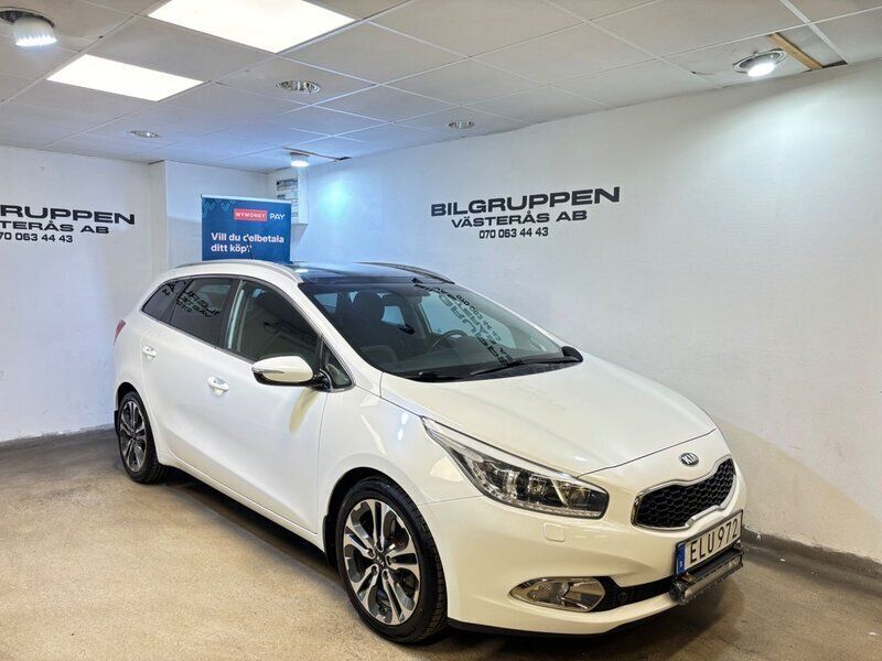 Vit Begagnad 2014 Kia Ceed Sportswagon Kombi | 114 900 kr (Dyr) - Bild 1/4
