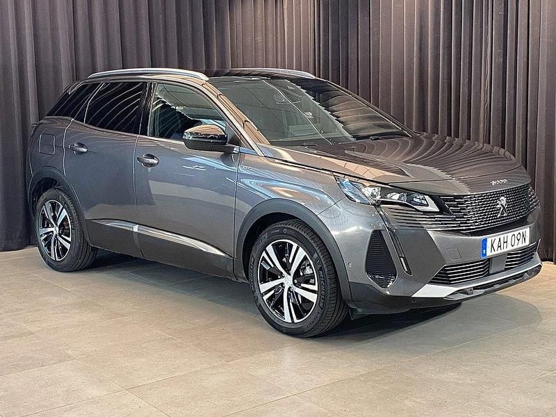 Grå Begagnad 2024 Peugeot 3008 GT SUV | 289 500 kr (Marknadspris) - Bild 1/4