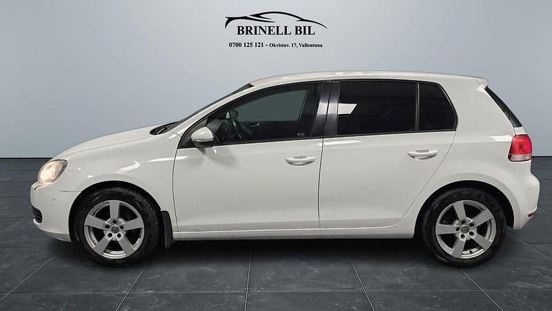 Begagnad VW Golf VI 106 HK (77 kW) 2010 Vit Halvkombi