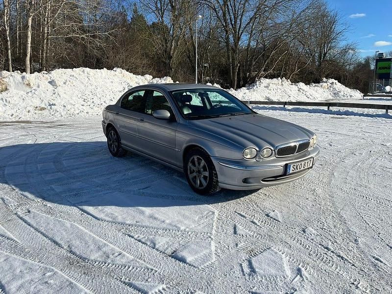Begagnad Jaguar X-type 231 HK (169 kW) 2001 Silver metallic Sedan