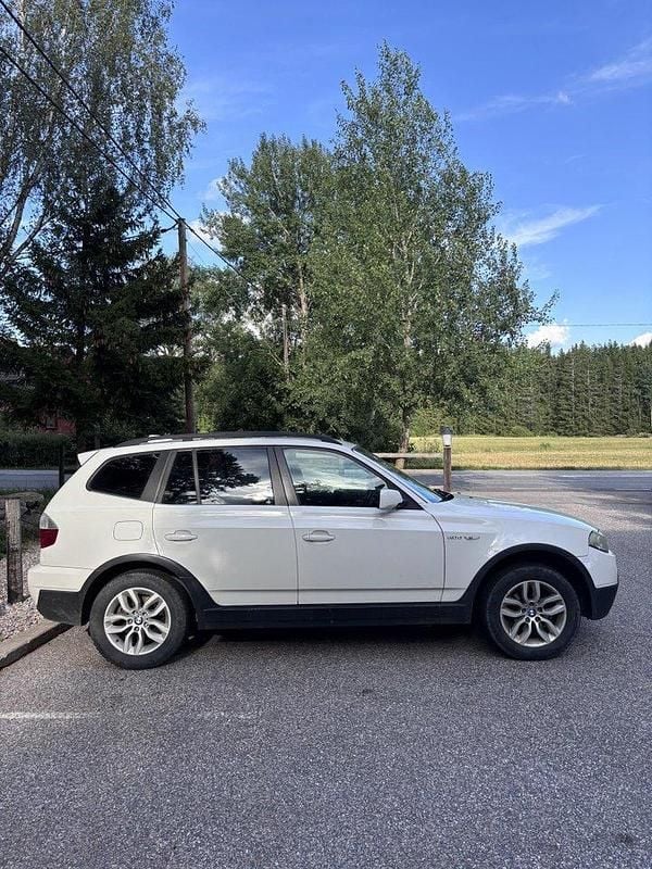 Vit Begagnad 2007 BMW X3 SUV | 50 000 kr (Marknadspris) - Bild 1/4