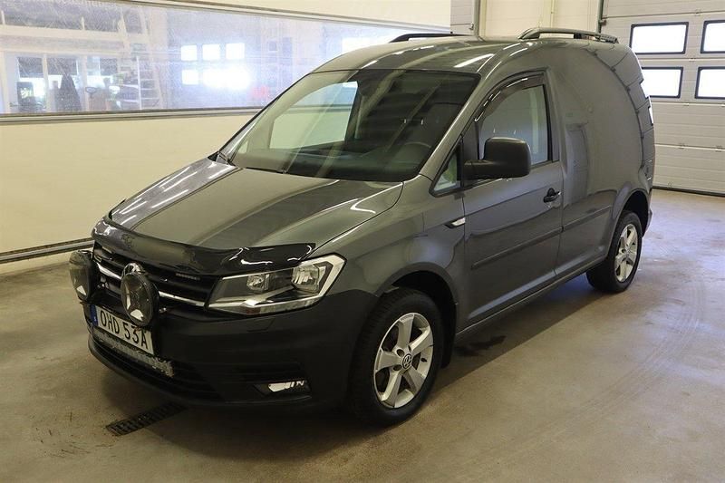Grå (grå metallic) Begagnad 2020 VW Caddy Minibuss | 186 000 kr (Marknadspris) - Bild 1/4