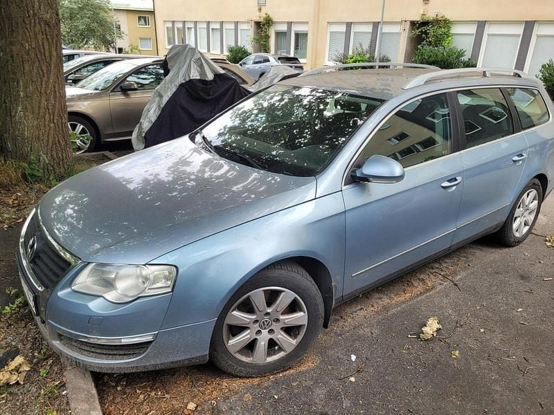 Blå Begagnad 2008 VW Passat Kombi | 15 000 kr (Superpris) - Bild 1/4