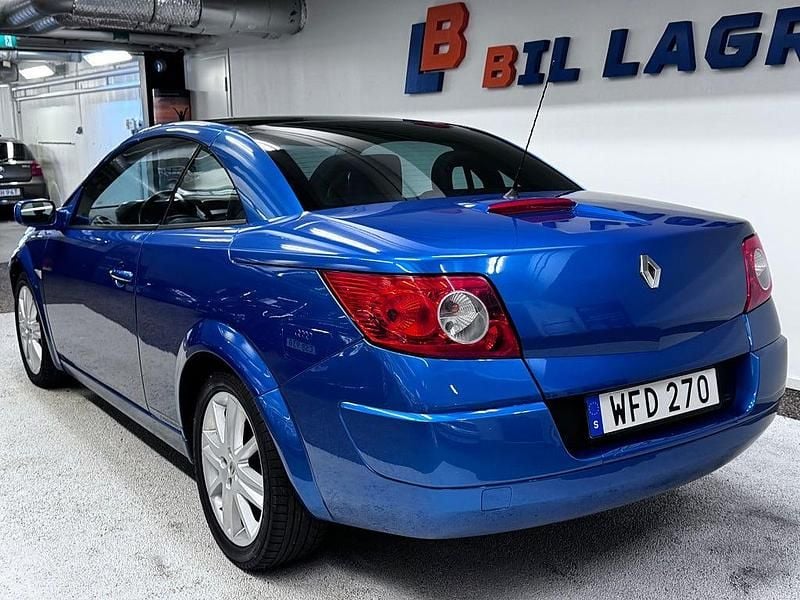 Begagnad Renault Mégane Cabriolet 133 HK (97 kW) 2004 Blå Cab