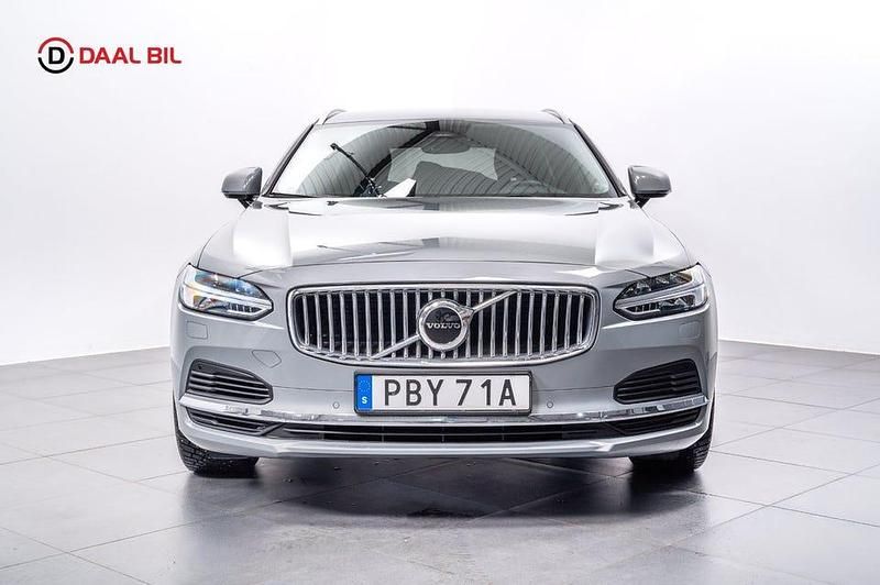 Begagnad Volvo V90 Core 350 HK (257 kW) 2024 Grå Kombi