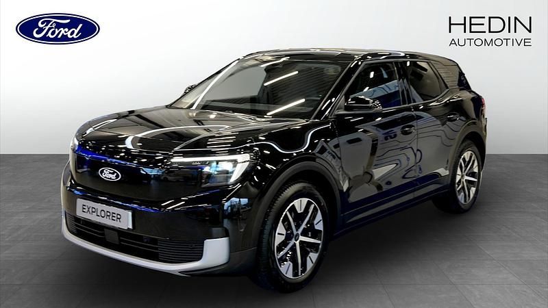 Svart Begagnad 2025 Ford Explorer Extended Range SUV | 479 900 kr (Bra pris) - Bild 1/4