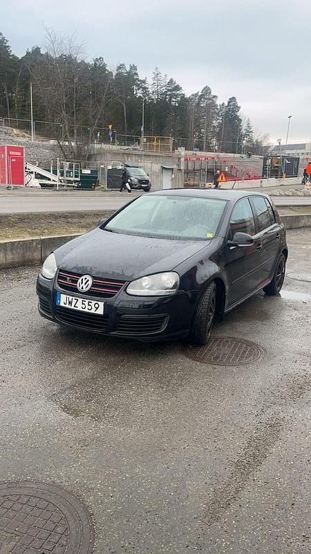 Begagnad VW Golf VI 140 HK (102 kW) 2009 Halvkombi