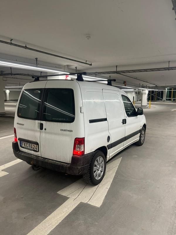 Begagnad Peugeot Partner 90 HK (66 kW) 2007 Minibuss