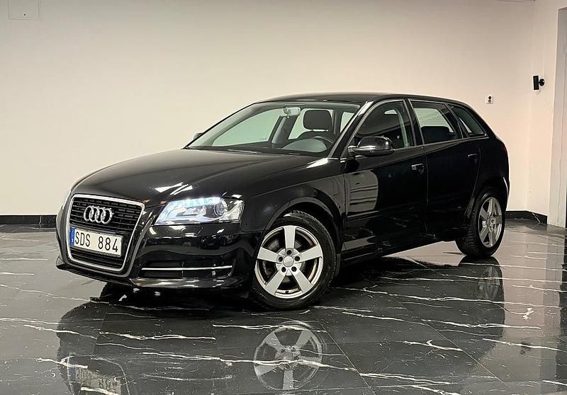 Begagnad Audi A3 Sportback Attraction 140 HK (102 kW) 2010 Svart Halvkombi