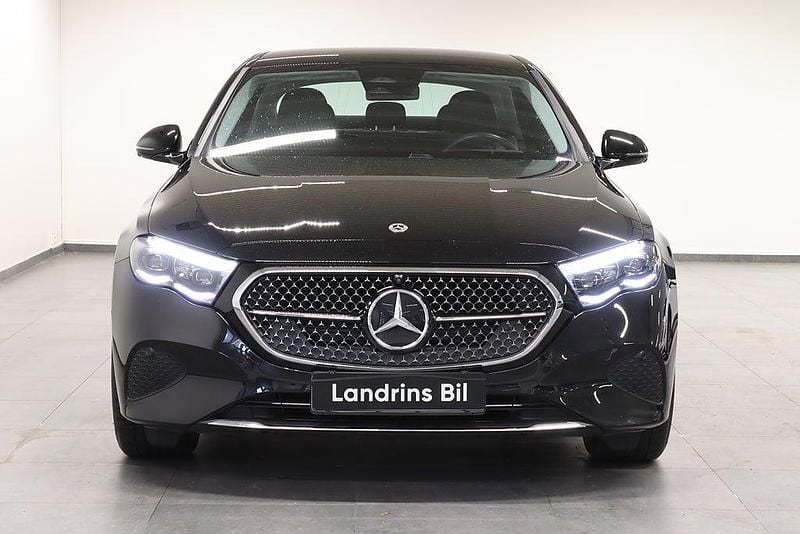 Begagnad Mercedes E300 Advanced Plus 313 HK (230 kW) 2024 Svart (obsidiansvart metallic) Sedan
