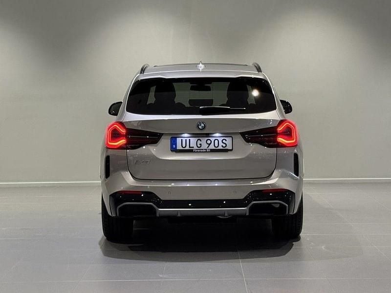 Begagnad BMW iX3 M Sport 210 kW (286 HK) 2024 Grå (kaschmir silver metallic) SUV