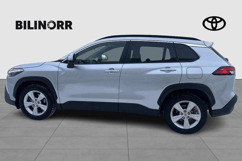 Begagnad Toyota Corolla Cross Style 200 HK (147 kW) 2023 Silver SUV