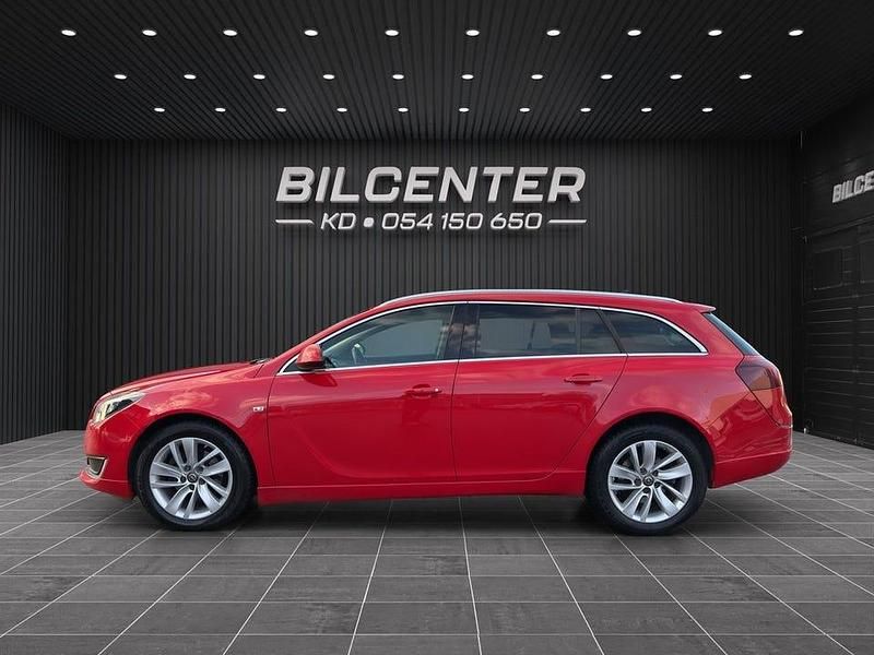 Begagnad Opel Insignia Business 170 HK (125 kW) 2015 Röd Kombi