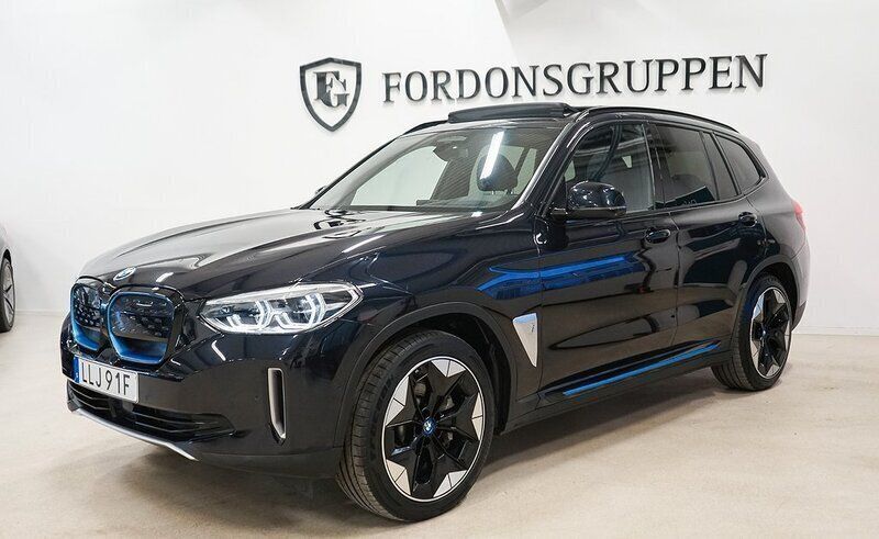 Begagnad BMW iX3 Shadowline 210 kW (286 HK) 2020 Svart SUV