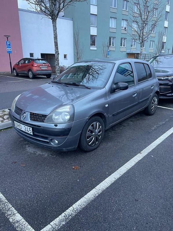 Begagnad 2003 Renault Clio II Halvkombi | 8 500 kr (Superpris) - Bild 1/4