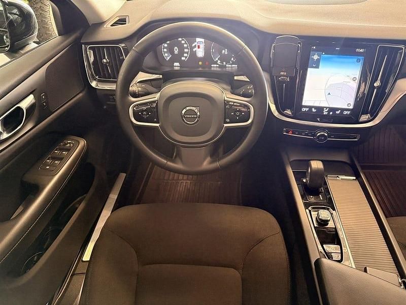 Begagnad Volvo V60 CC 197 HK (144 kW) 2021 Svart Kombi