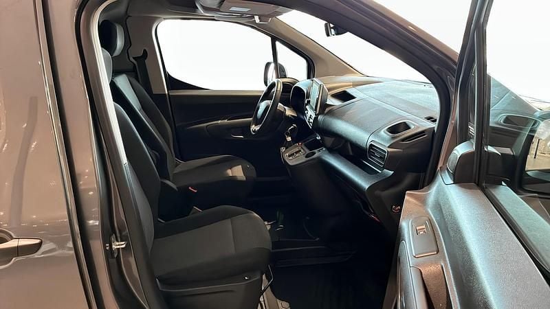 Begagnad Citroën e-Berlingo 100 kW (136 HK) 2022 Grå Minibuss