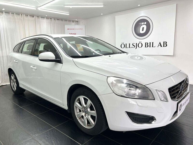 Vit Begagnad 2012 Volvo V60 Momentum Kombi | 119 900 kr (Lite dyr) - Bild 1/4