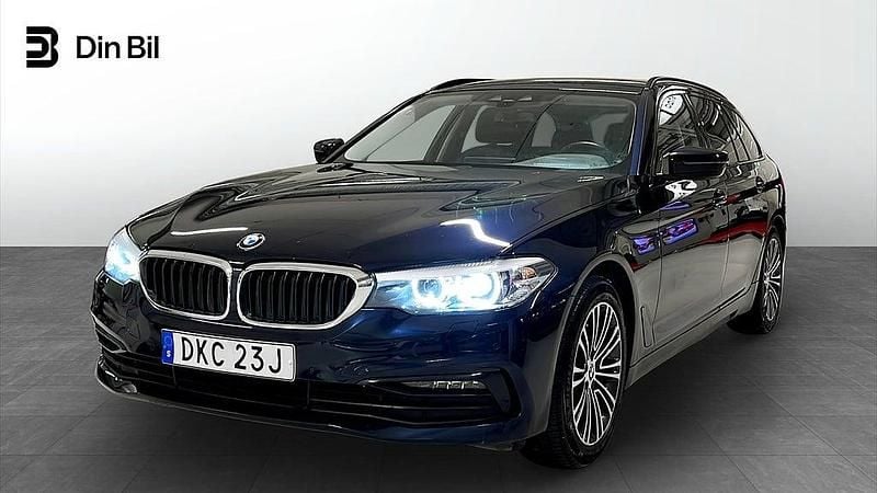 Blå Begagnad 2019 BMW 520 Kombi | 329 900 kr (Lite dyr) - Bild 1/4