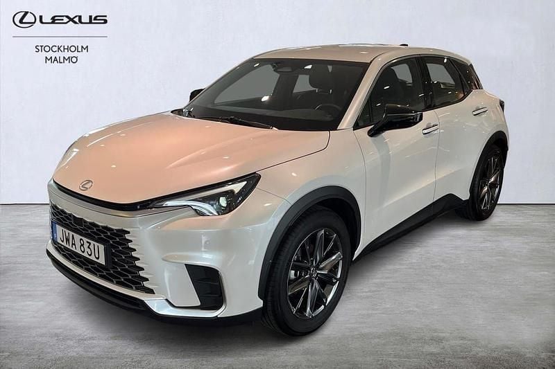 Vit Begagnad 2024 Lexus LBX SUV | 379 000 kr (Marknadspris) - Bild 1/4