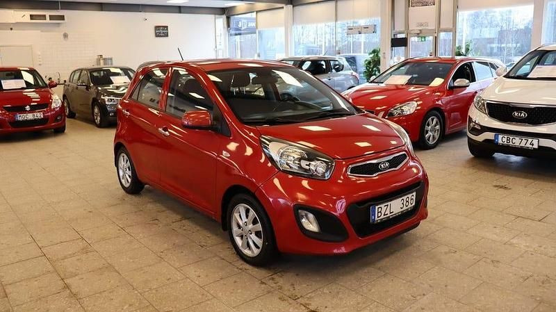 Röd Begagnad 2012 Kia Picanto Halvkombi | 39 900 kr (Marknadspris) - Bild 1/4