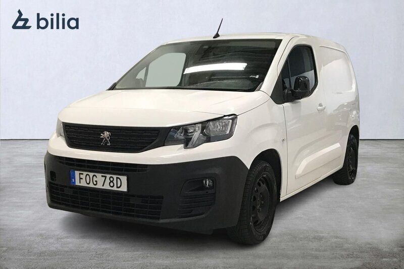 Vit Begagnad 2021 Peugeot Partner Minibuss | 119 900 kr (Superpris) - Bild 1/3