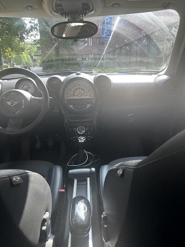 Svart Begagnad 2014 Mini One Countryman SUV | 73 500 kr (Marknadspris) - Bild 1/4