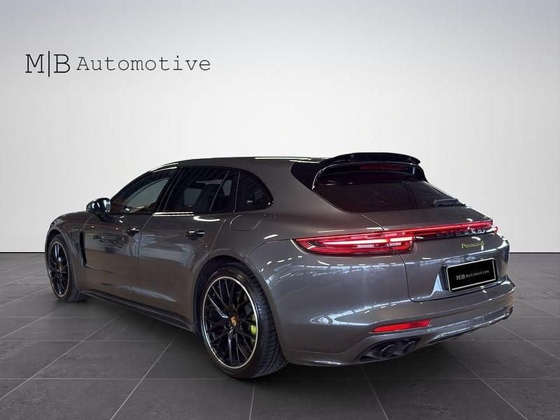 Begagnad Porsche Panamera 4 Sport Turismo 462 HK (339 kW) 2018 Grå Sedan