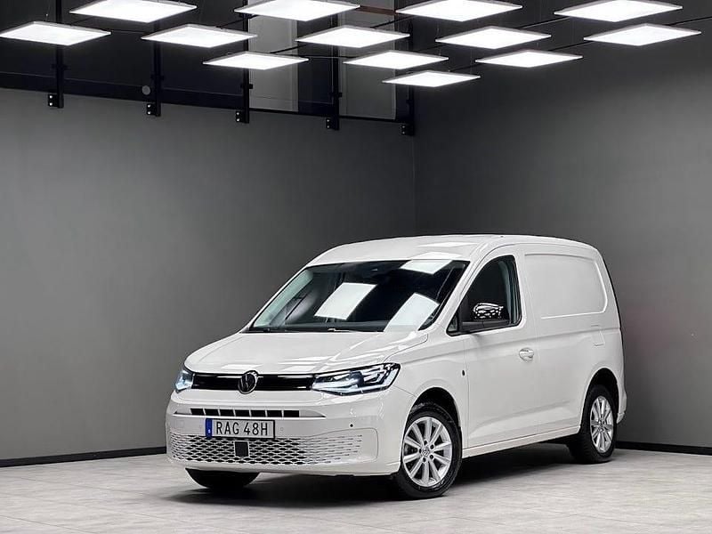 Vit Begagnad 2023 VW Caddy Minibuss | 219 900 kr (Lite dyr) - Bild 1/3