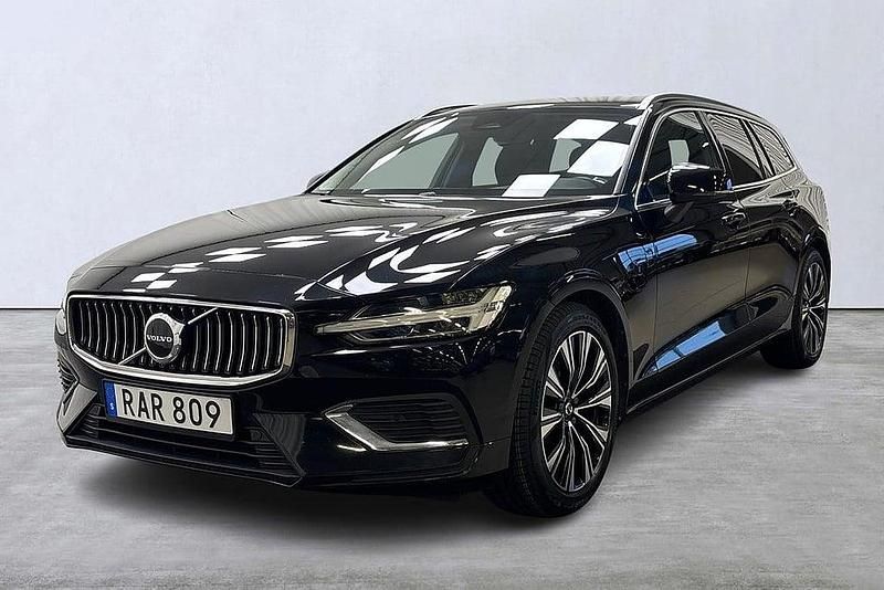 Svart Begagnad 2023 Volvo V60 Core Kombi | 369 900 kr (Lite dyr) - Bild 1/4