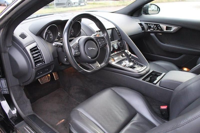 Begagnad Jaguar F-Type S 381 HK (280 kW) 2017 Svart Sportkupé