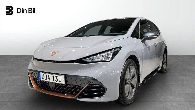Ljusgrå Begagnad 2023 Cupra Born Halvkombi | 279 900 kr (Marknadspris) - Bild 1/4