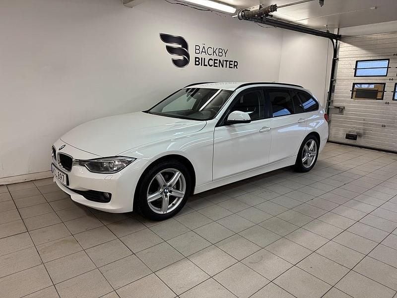 Vit Begagnad 2012 BMW 320 Kombi | 98 000 kr (Lite dyr) - Bild 1/4