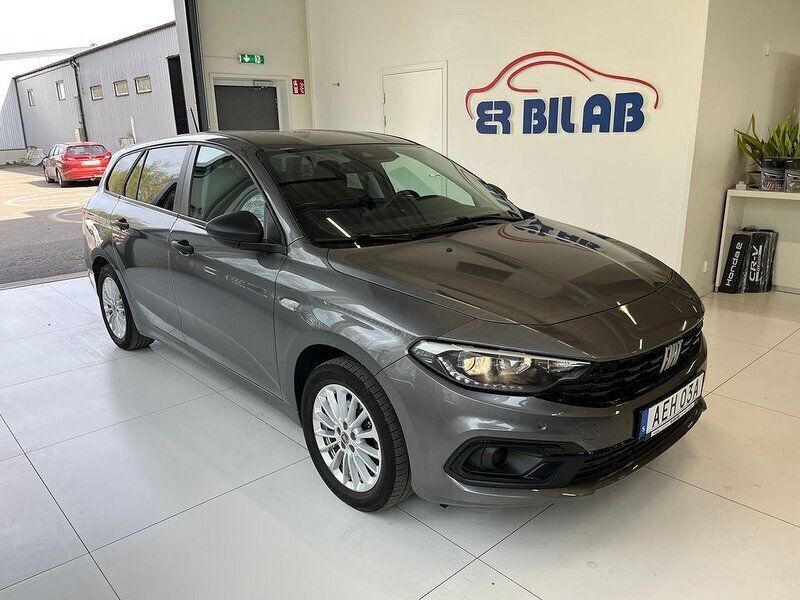 Grå Begagnad 2021 Fiat Tipo Kombi | 157 900 kr (Lite dyr) - Bild 1/4