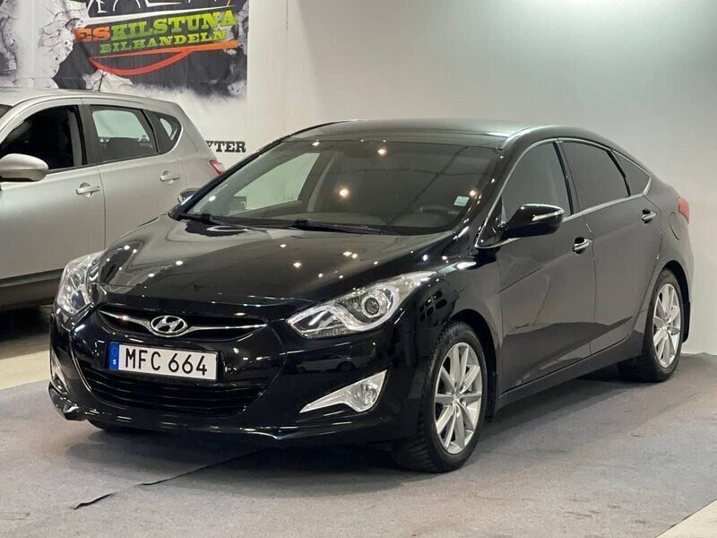 Svart Begagnad 2011 Hyundai i40 Sedan | 114 900 kr (Marknadspris) - Bild 1/4