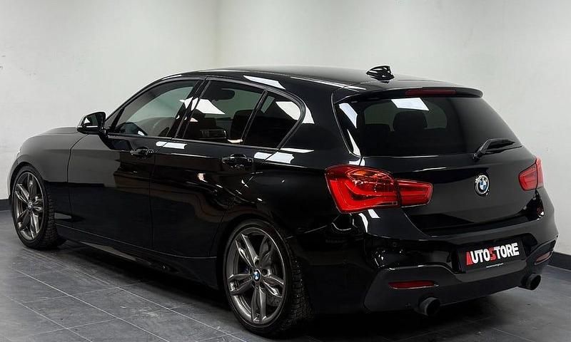 Begagnad BMW M135 326 HK (239 kW) 2015 Svart Halvkombi