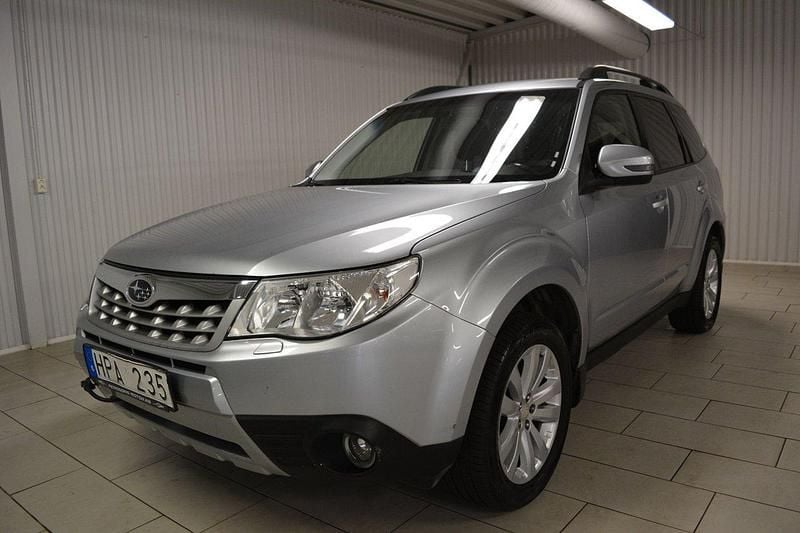 Silver Begagnad 2012 Subaru Forester SUV | 94 000 kr (Marknadspris) - Bild 1/3