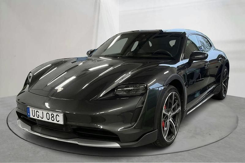 Grå Begagnad 2023 Porsche Taycan Sedan | 738 000 kr (Superpris) - Bild 1/4