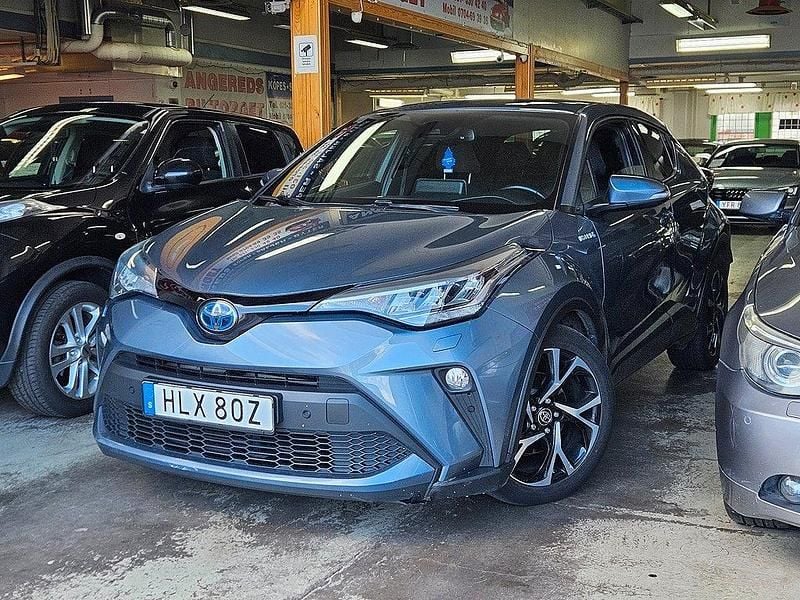 Grå Begagnad 2021 Toyota C-HR Edition SUV | 139 999 kr - Bild 1/4